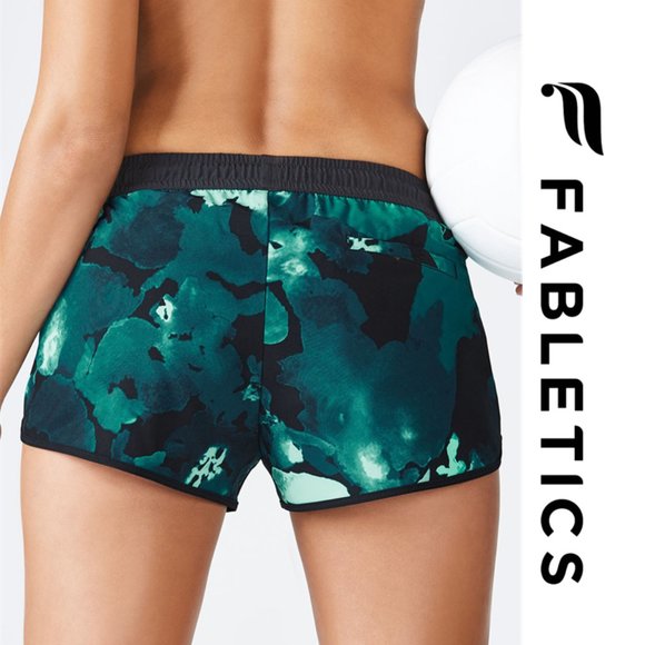 LIKE NEW! Fabletics Carrie Short - Picture 2 of 12